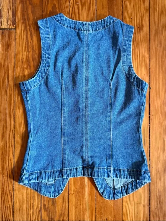 Women’s Denim Vest - Blue Sleeveless Jacket - Picture 4 of 4